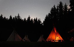 Pozdrav z nočního tábora